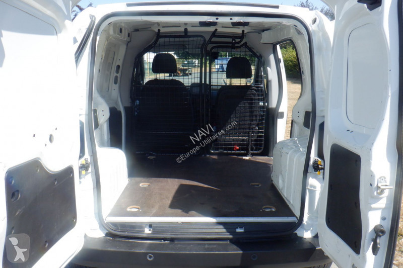 عربة نفعية Fiat FIORINO 1.3 MULTIJET2 95CH EASY...