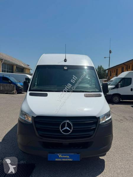 عربة نفعية Mercedes