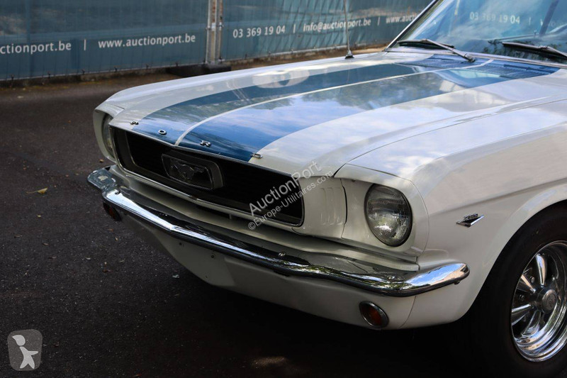 Furgoneta Ford V8