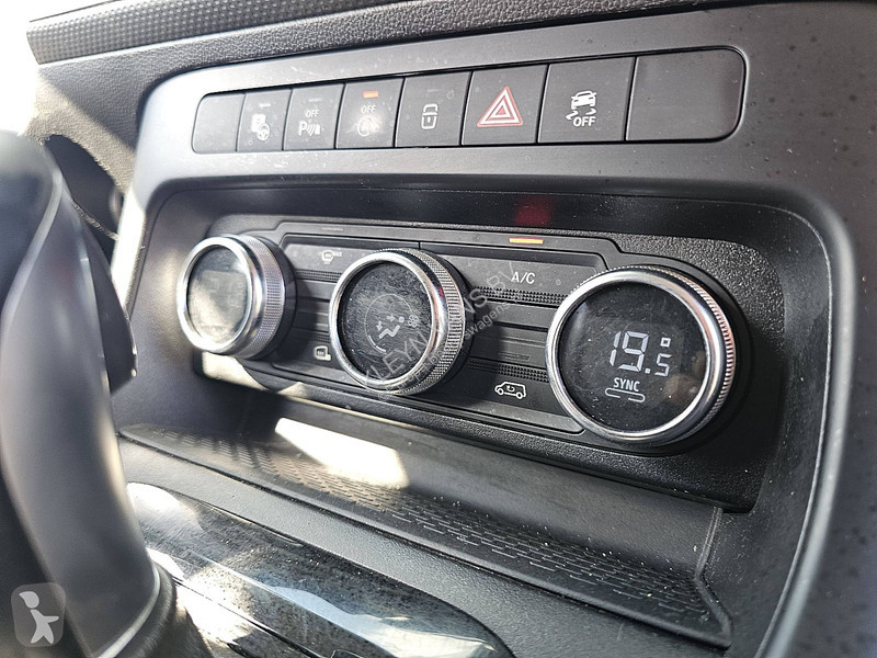 عربة نفعية Mercedes 113 BENZINE automaat ac