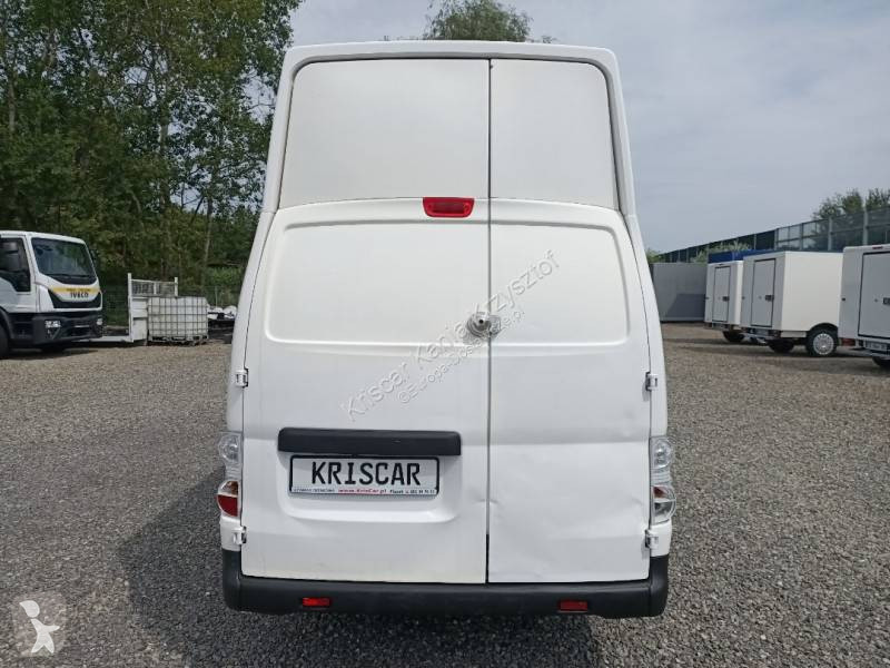 Véhicule utilitaire Nissan