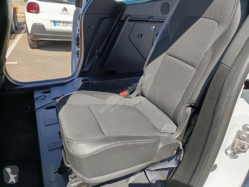Véhicule utilitaire Renault 1.3 TCE 100 TPMR...