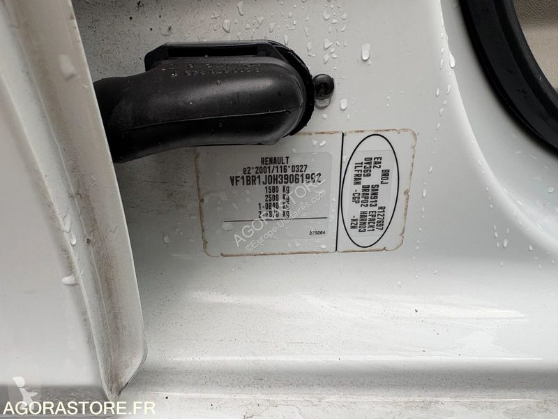 عربة نفعية Renault CLIO