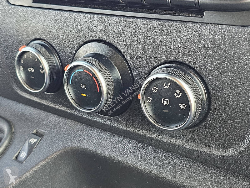 Samochód dostawczy Renault 2.3 DUb.CAB...