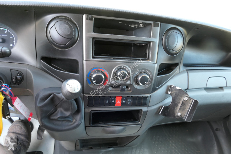 Véhicule utilitaire Iveco Daily 35 S11 C30C...