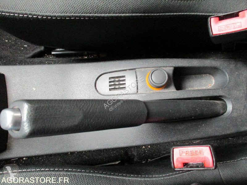 Samochód dostawczy Renault CLIO