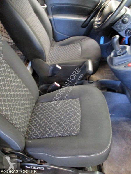 عربة نفعية Renault KANGOO