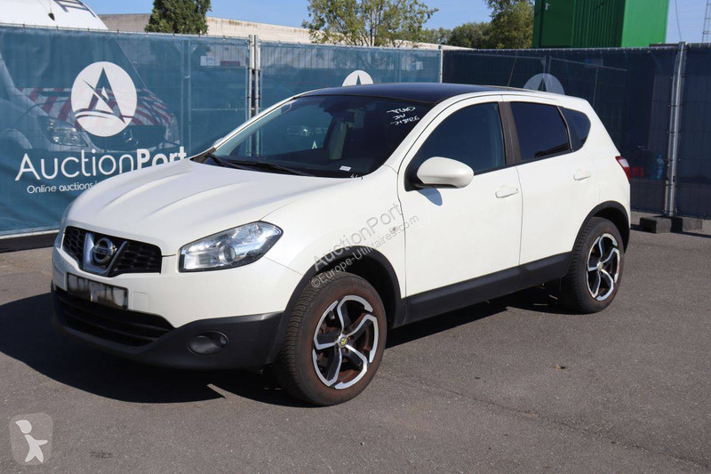 Samochód dostawczy Nissan acenta + navi QASHQAI