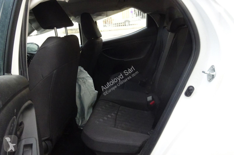 Furgoneta Toyota YARIS 1,5 VVTI HYBRID 92 BVA