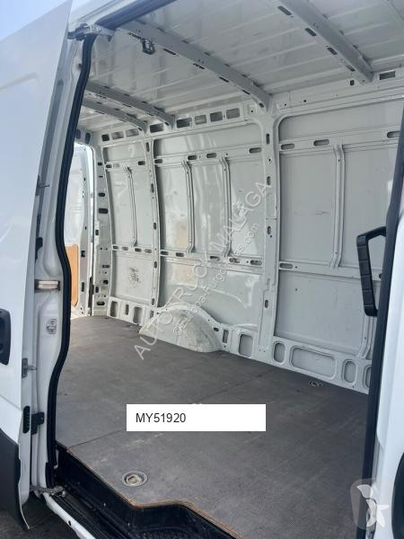 Furgoneta Iveco 35-140
