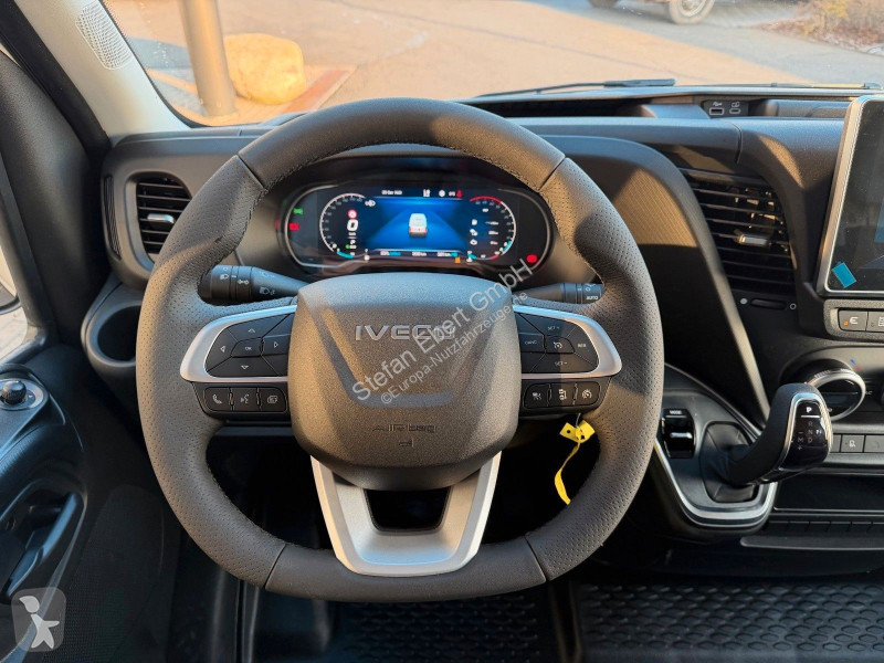 عربة نفعية Iveco 35S18 HA8...