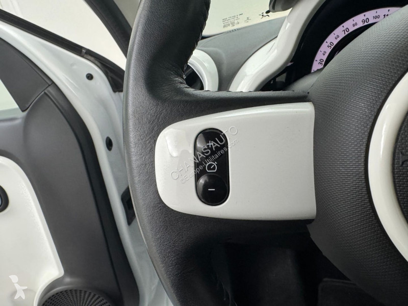 Лекотоварен автомобил Renault 0.9 TCe 95 Intens