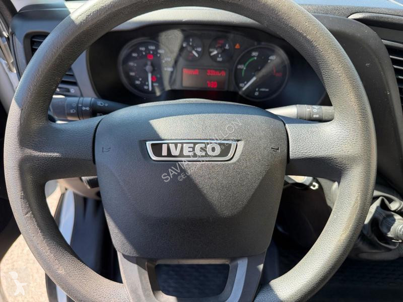 Véhicule utilitaire Iveco Châssis (2014->)...