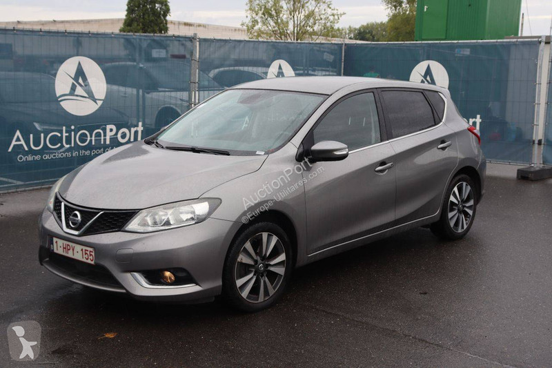 Véhicule utilitaire Nissan