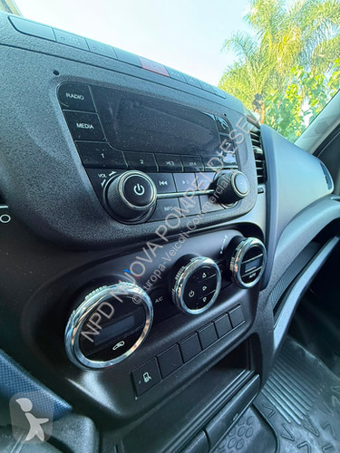 Véhicule utilitaire Iveco Iveco 35c18