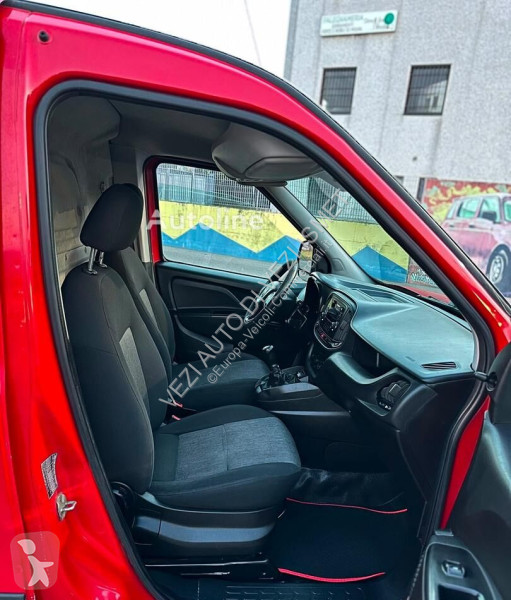 Véhicule utilitaire Fiat doblo