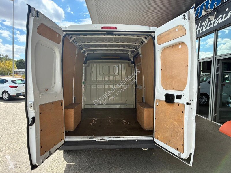 Véhicule utilitaire Peugeot BOXER FG 330 L2H2...