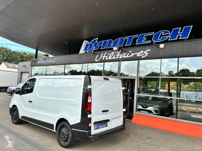 Véhicule utilitaire Renault TRAFIC III FG L2H1...