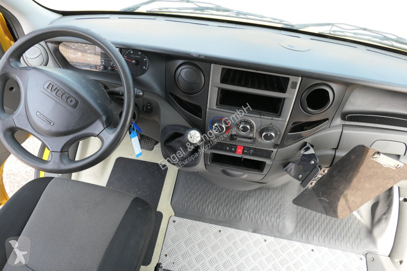 Véhicule utilitaire Iveco Daily 35 S11 C30C...