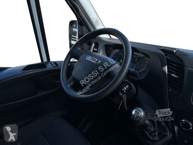 Véhicule utilitaire Iveco V - daily 35 C12 3750...