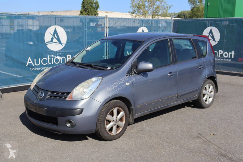 Furgoneta Nissan