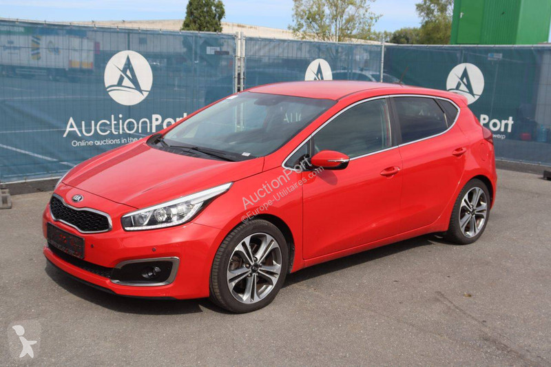 Véhicule utilitaire KIA  cee'd