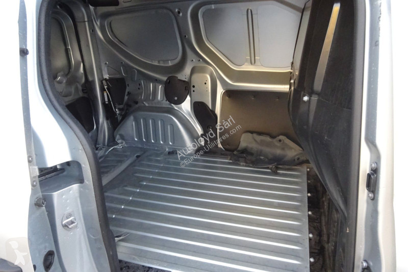Véhicule utilitaire Renault EXPRESS 1,3 TCE 100