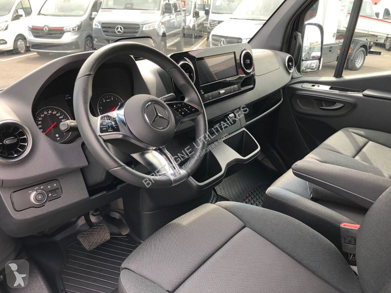 Véhicule utilitaire Mercedes SPRINTER FG 319...
