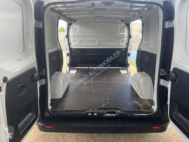 Коммерческий автомобиль Renault TRAFIC III FG...