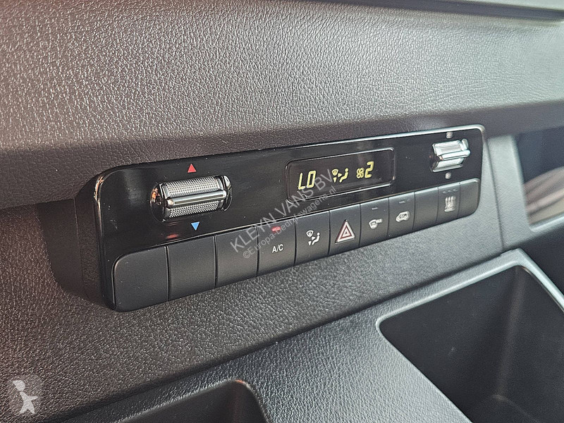 Véhicule utilitaire Mercedes 317 L2H2 LED Navi...