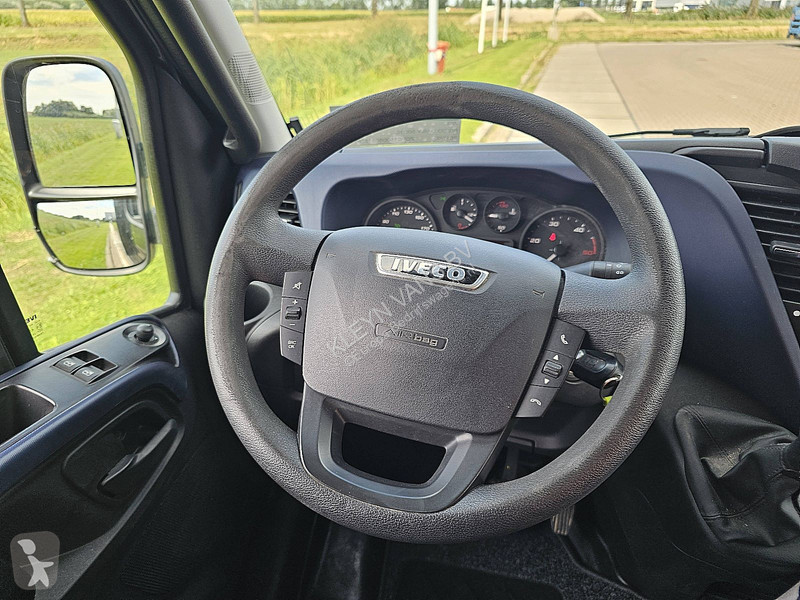 Véhicule utilitaire Iveco 50C18 Bakwagen 3.0L...