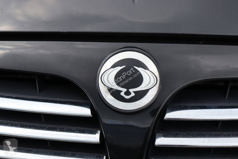 Véhicule utilitaire Ssangyong M200 2WD AUT. HR