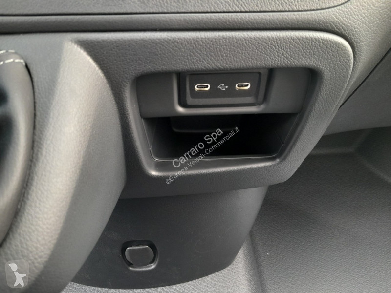 Véhicule utilitaire Mercedes Furgone