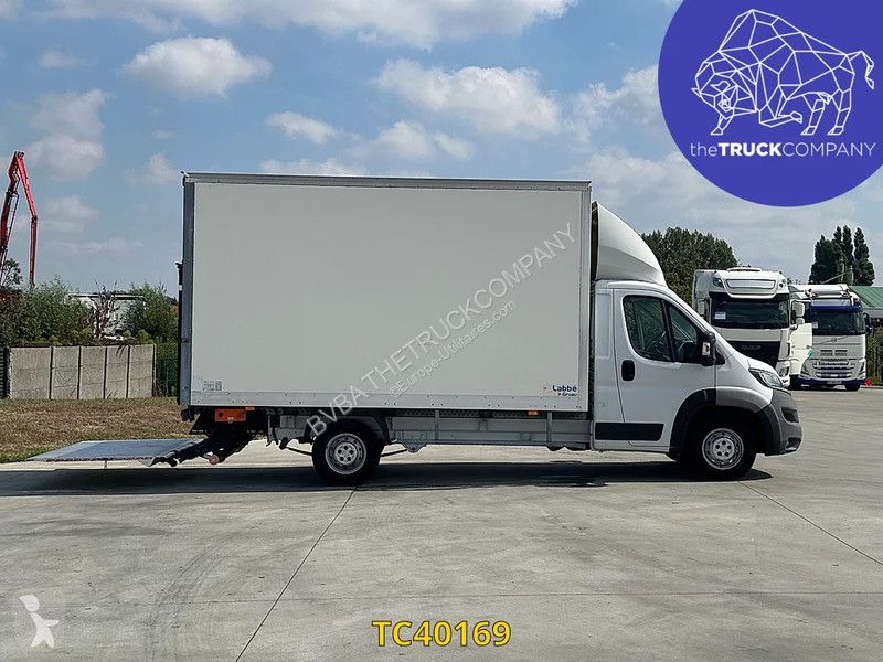 Bedrijfswagen Fiat 160cv caisse hayon