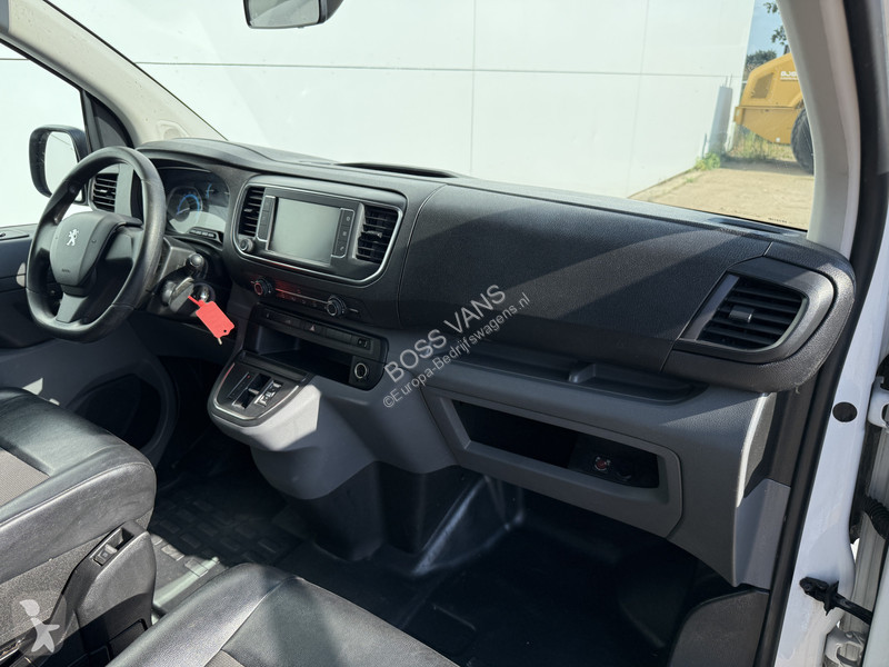 Véhicule utilitaire Peugeot 75 kWh 136PK L2H1...