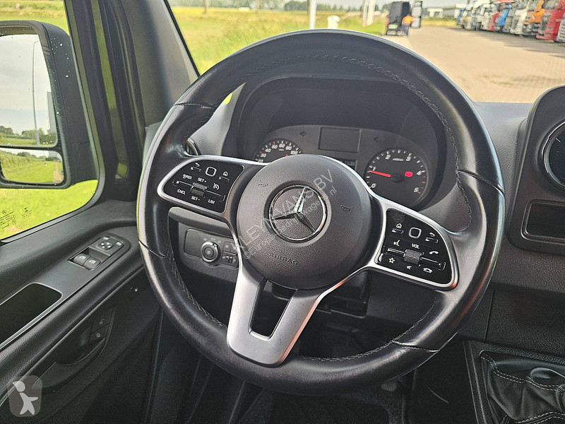 Véhicule utilitaire Mercedes 317 L2H2 Mbux Navi AC