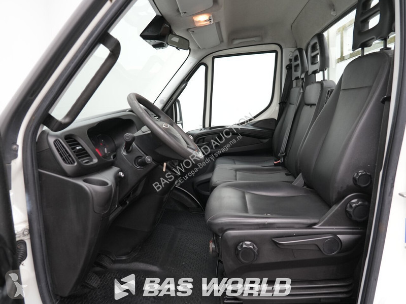 Véhicule utilitaire Iveco 35C17