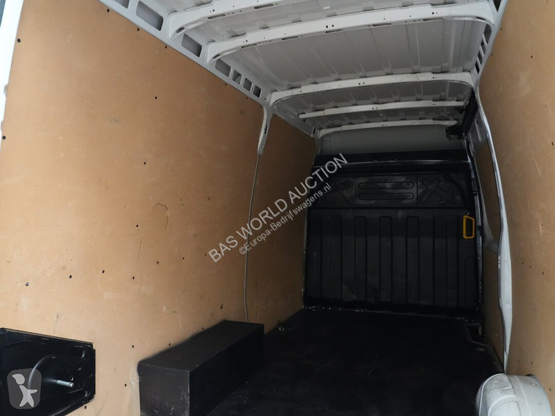 Véhicule utilitaire Iveco 35S14