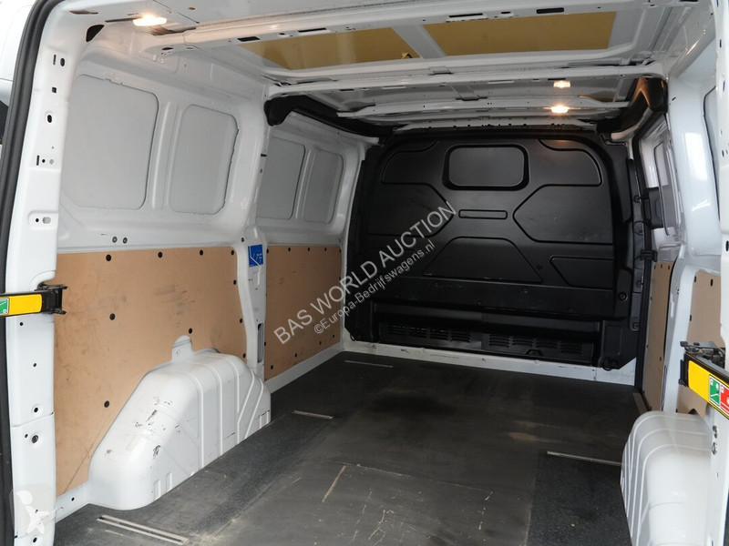 Véhicule utilitaire Ford 130PK