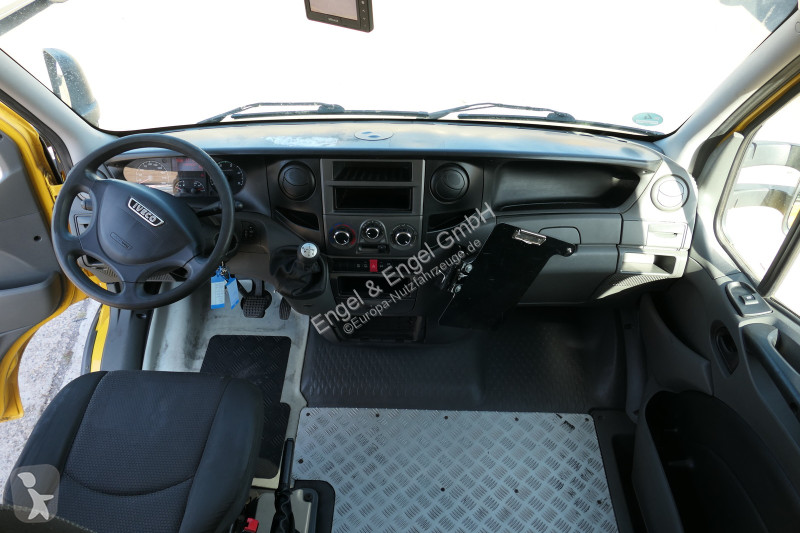 Véhicule utilitaire Iveco Daily 35 S11 C30C...