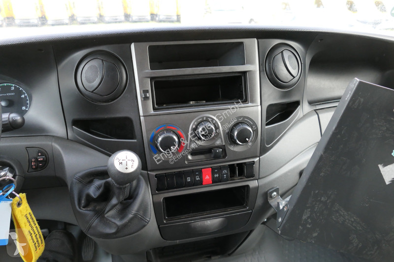 Véhicule utilitaire Iveco Daily 35 S11 C30C...