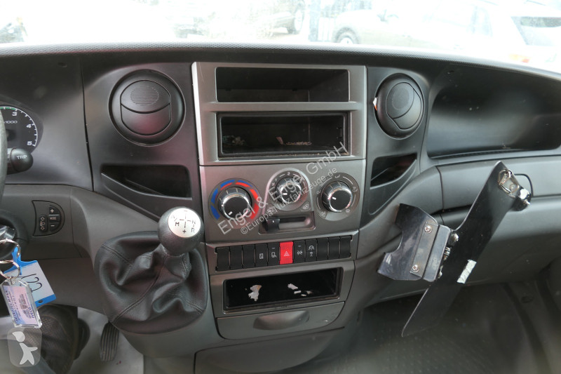Véhicule utilitaire Iveco Daily 35 S11 C30C...