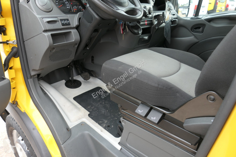 Véhicule utilitaire Iveco Daily 35 S11 C30C...