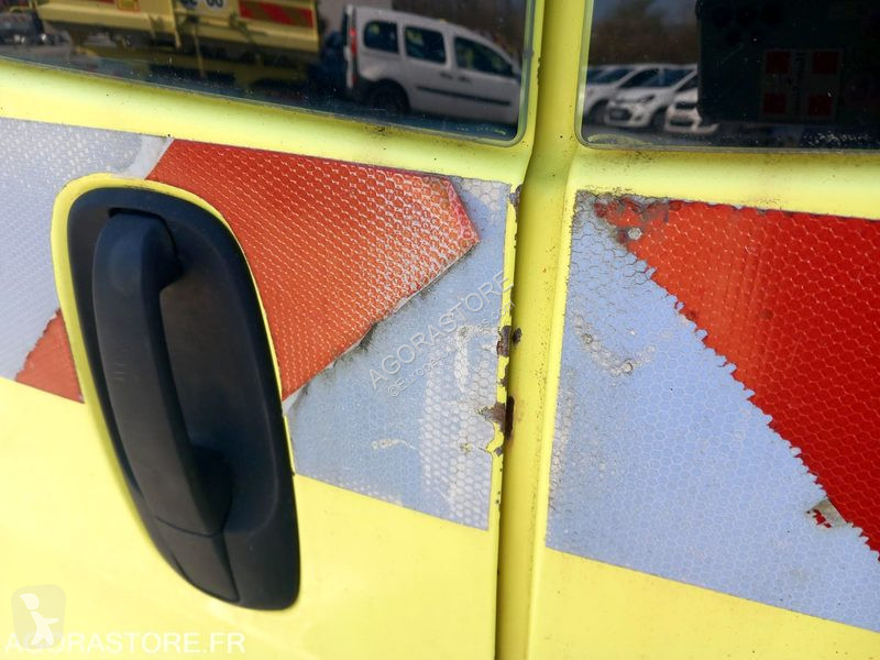 Véhicule utilitaire Renault TRAFIC