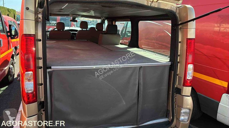 Véhicule utilitaire Opel VIVARO