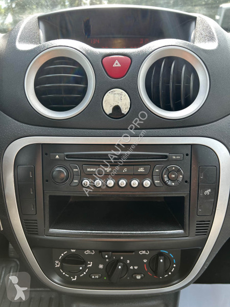 Véhicule utilitaire Citroën 1.4I 75 AIRPLAY CLIM