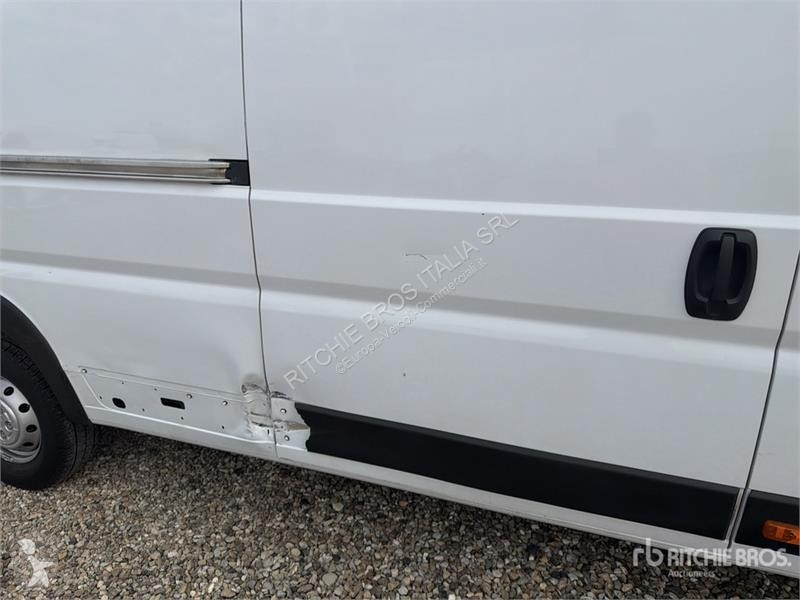 Véhicule utilitaire Opel 2.2