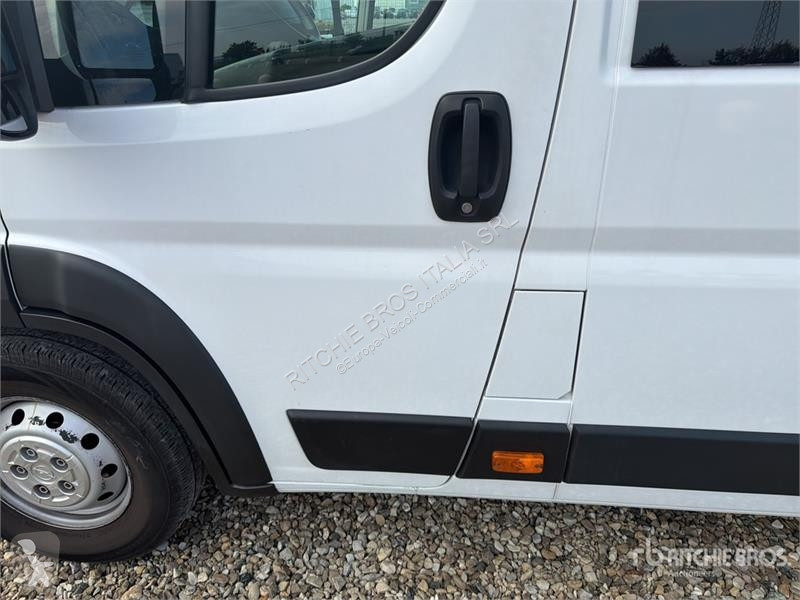 Véhicule utilitaire Opel 2.2