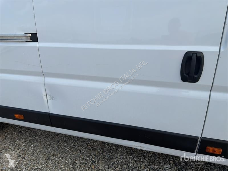 Véhicule utilitaire Opel 2.2