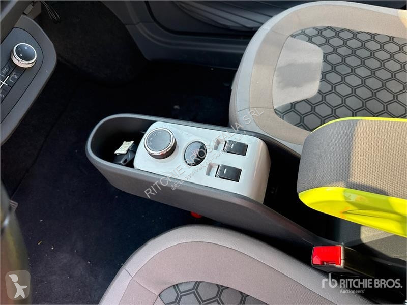 Лекотоварен автомобил  XEV Yoyo